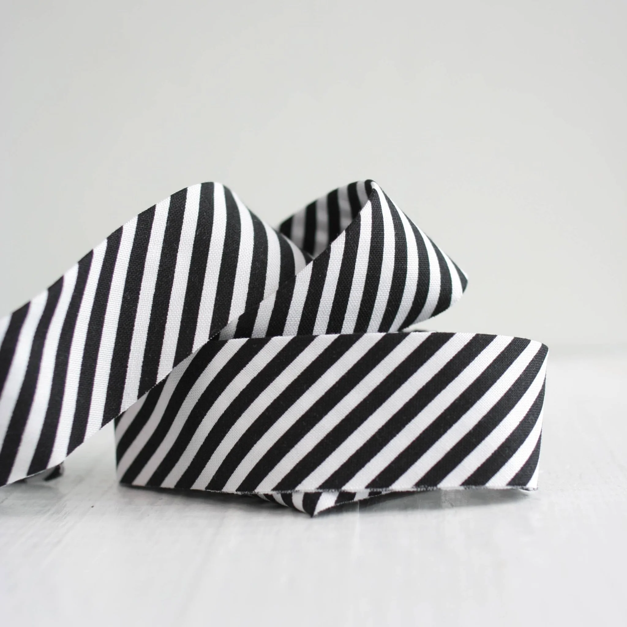 2.5" Bias Quilt Binding / Black Stripe