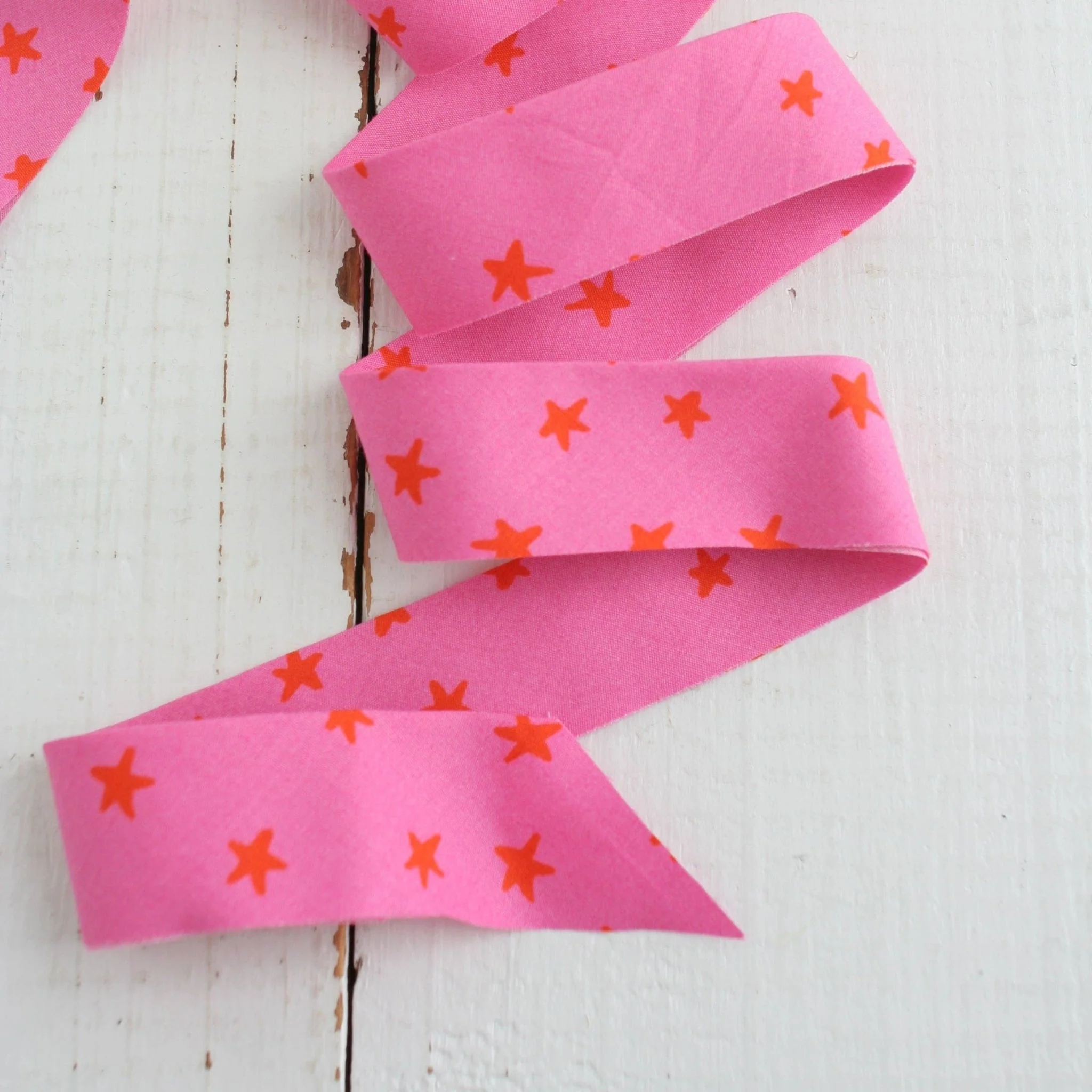 2.5" Bias Quilt Binding / Starry Vivid Pink - Image 2