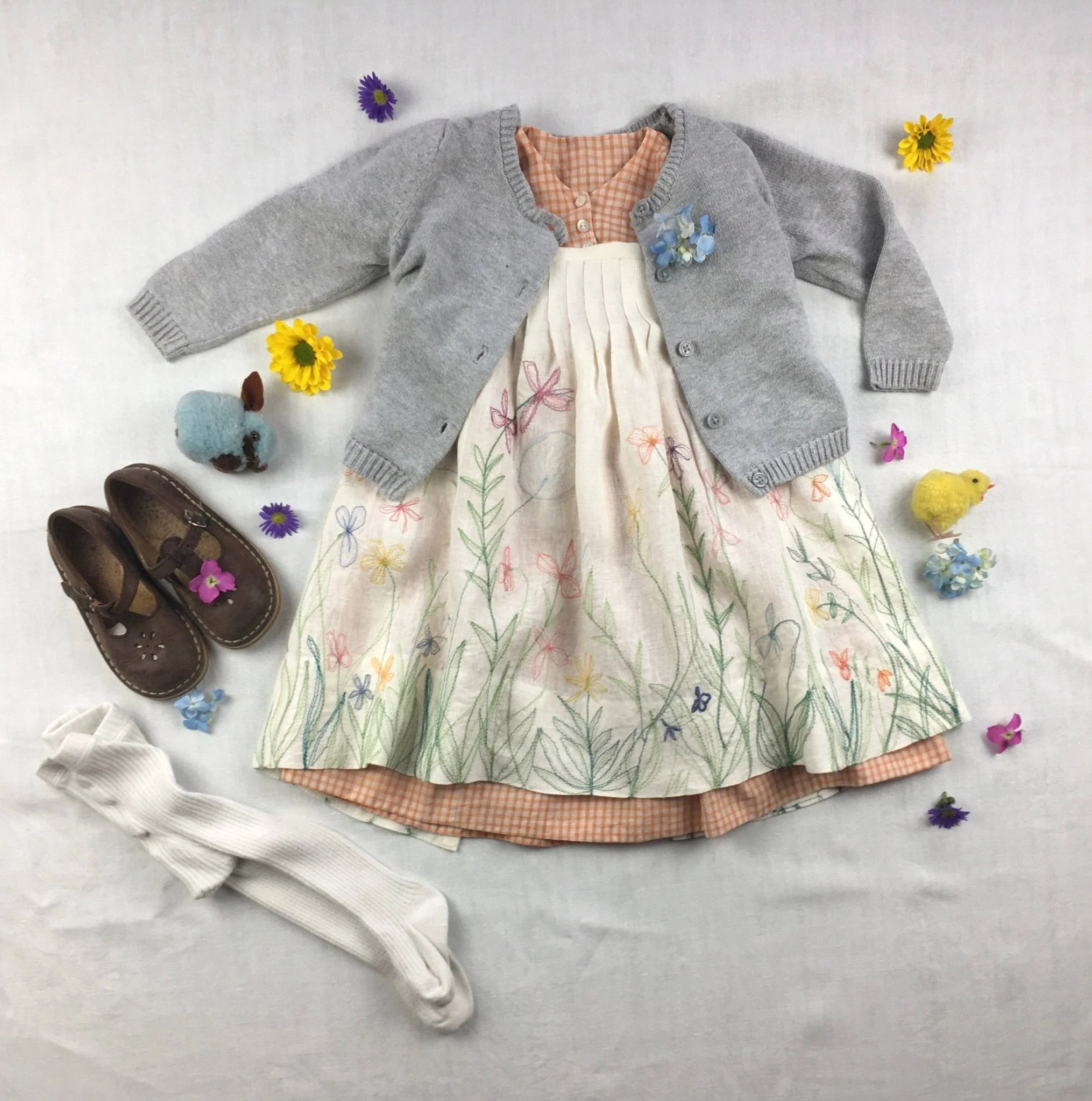 213 Child's Prairie Dress & Pinafore / Printed Pattern - Image 8
