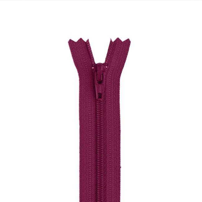 22" #3 Nylon Coil Non-Separating Zipper / Deep Fuschia (Y0997)