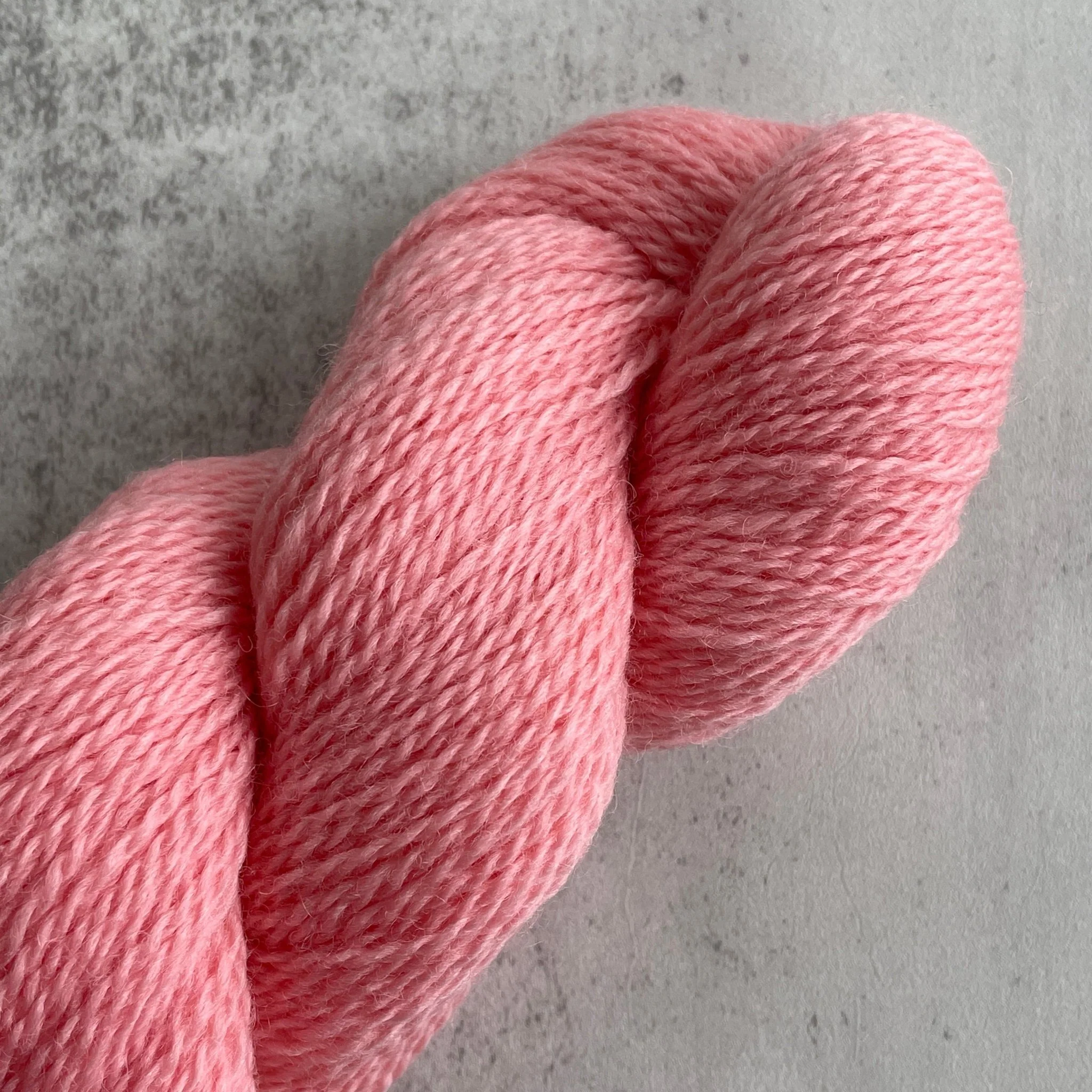 220 Fingering / 1057 Peony