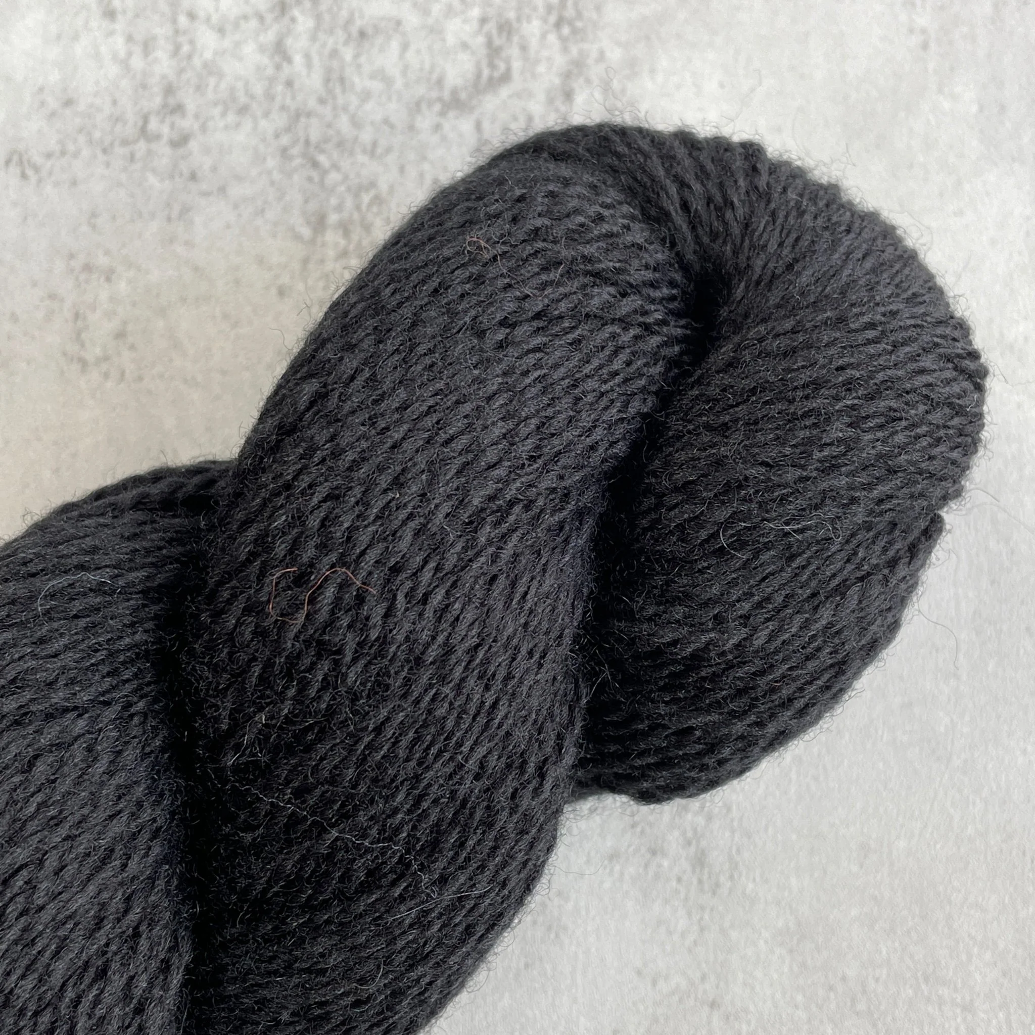 220 Fingering / 8555 Black