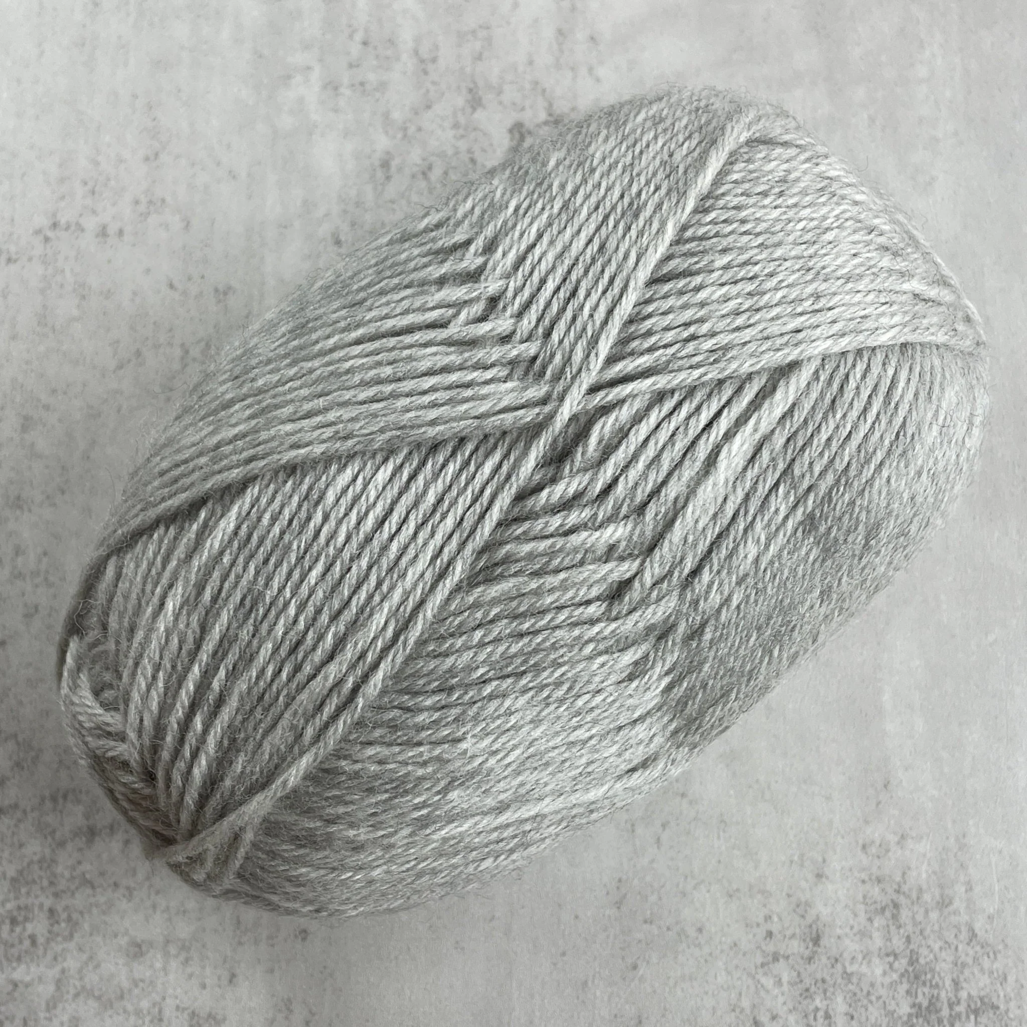 220 Superwash Merino / 26 Silver Heather