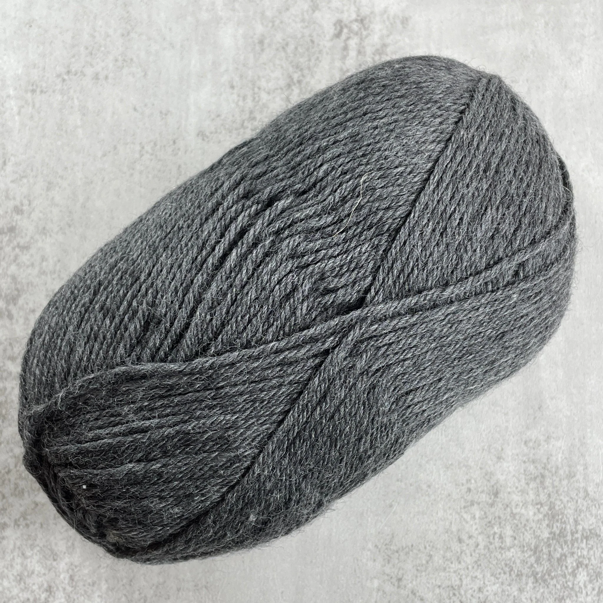 220 Superwash Merino / 27 Charcoal Heather