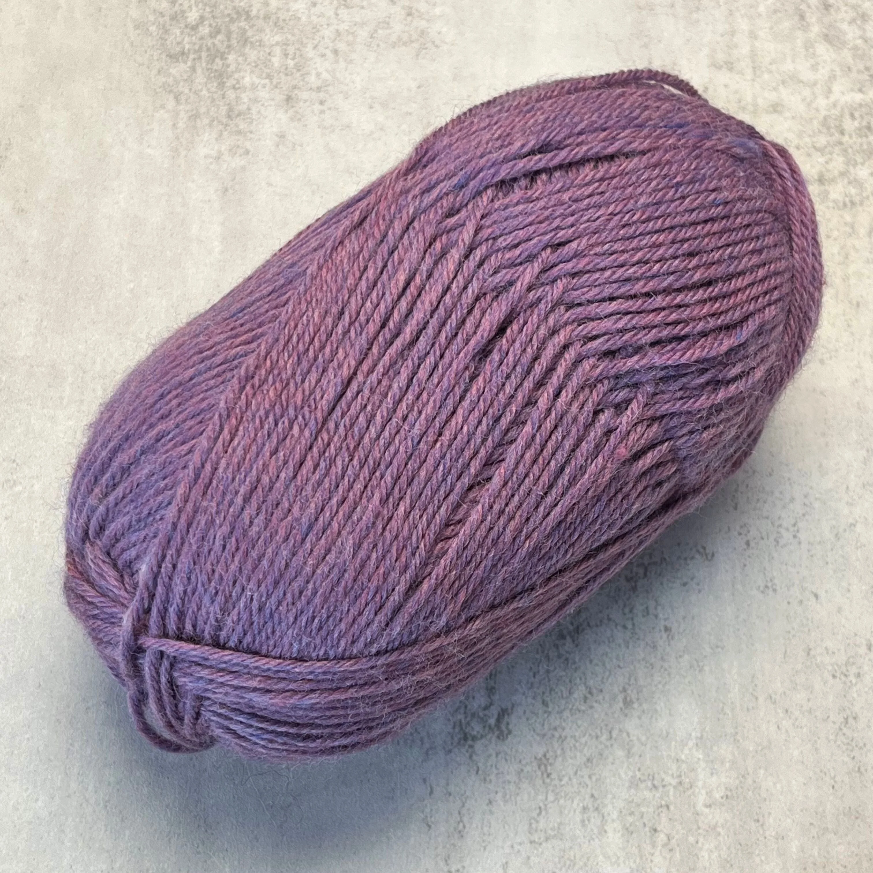 220 Superwash Merino / 78 Petunia Heather