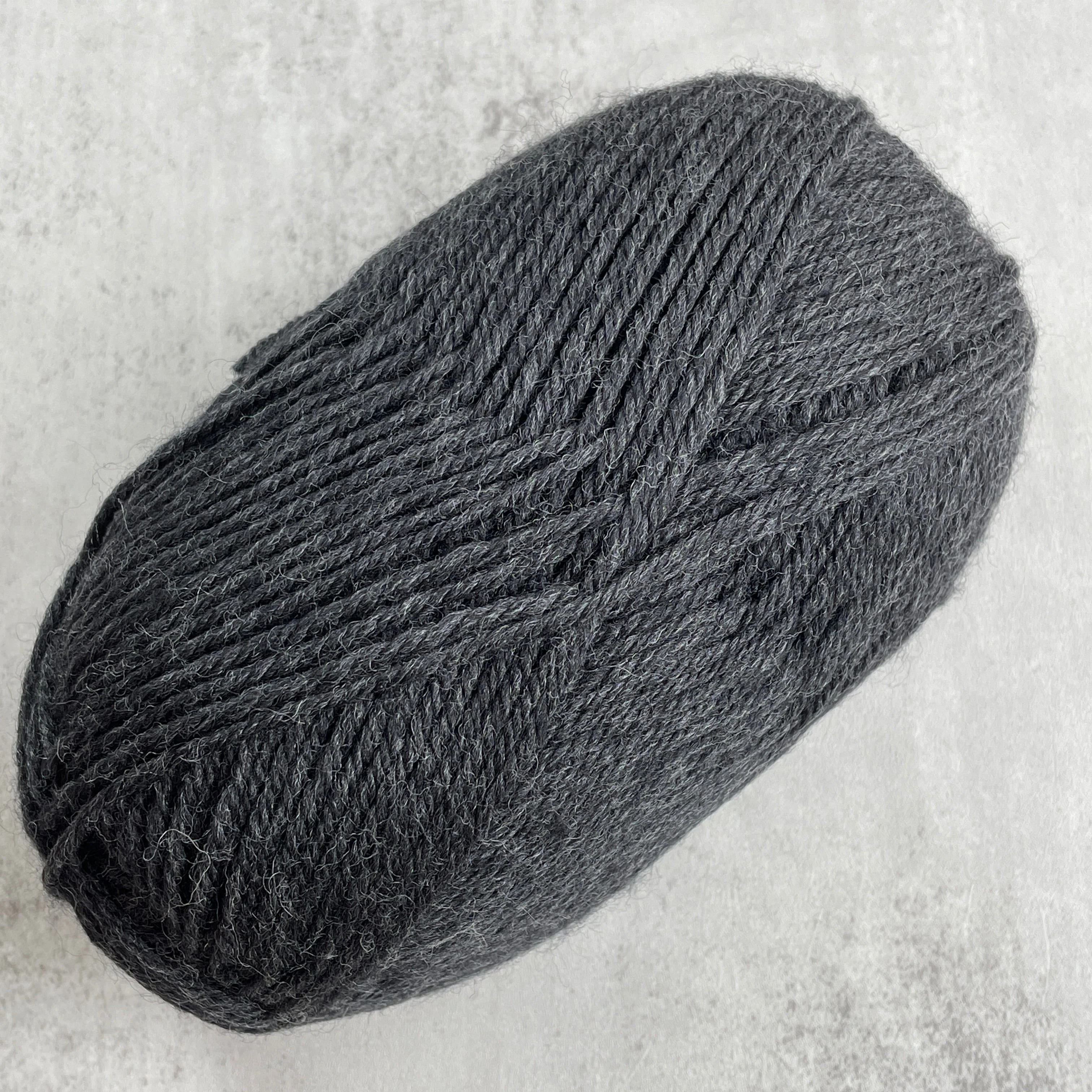 220 Superwash Merino / 82 Jet