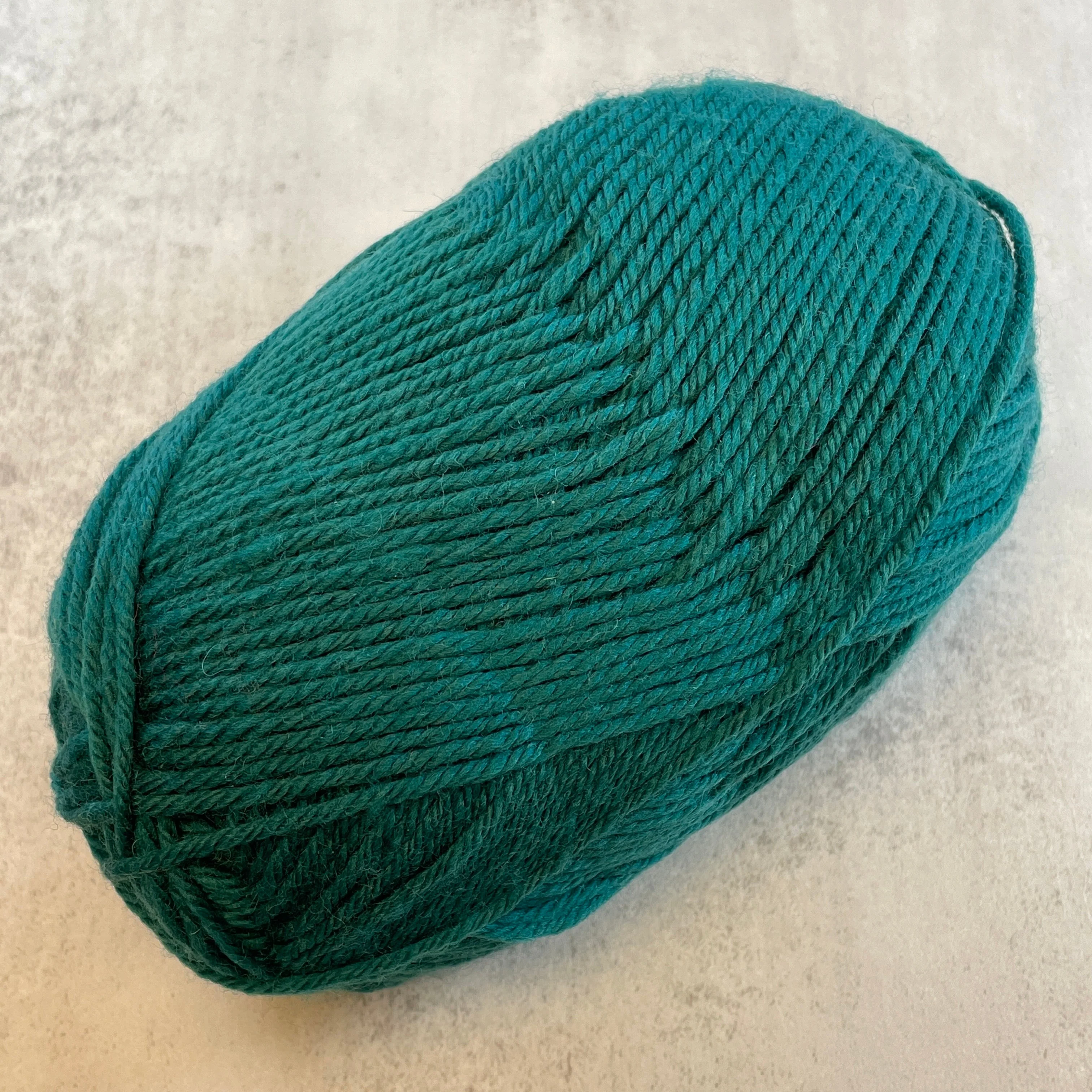 220 Superwash Merino / 86 Antique Green