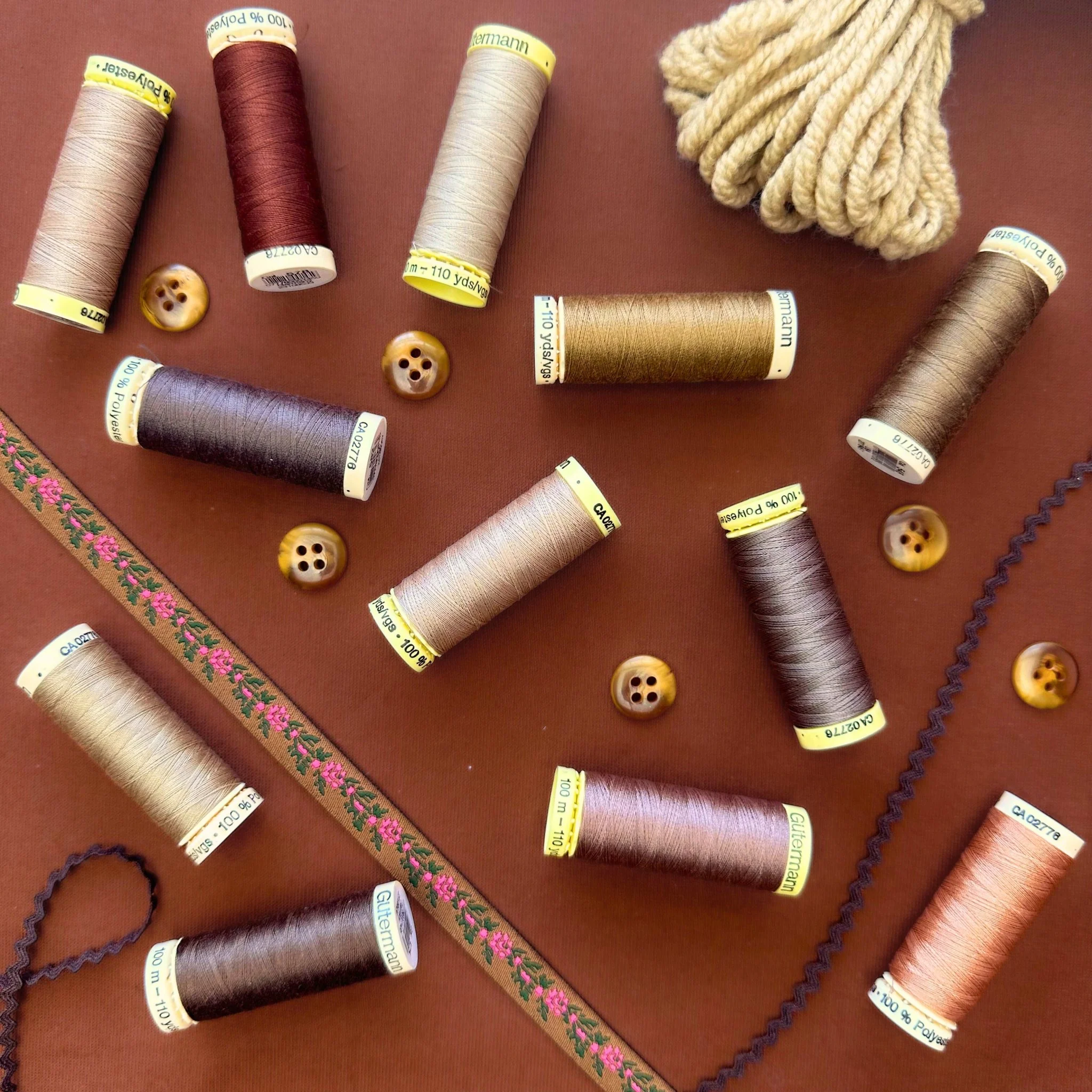 Brown Sew-all Thread 100m / 522 Cornsilk