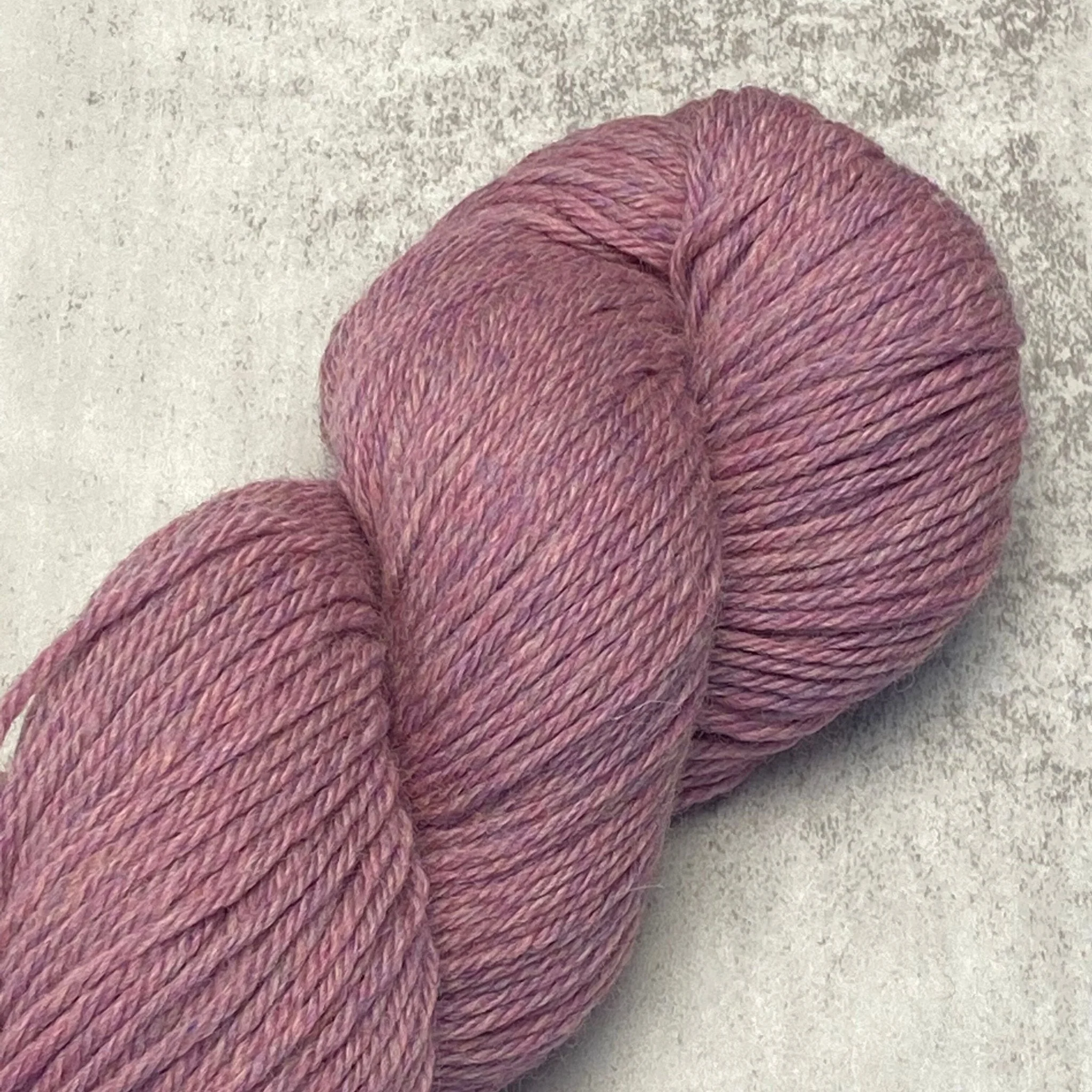 Cascade 220 / 1039 Helleborus Heather