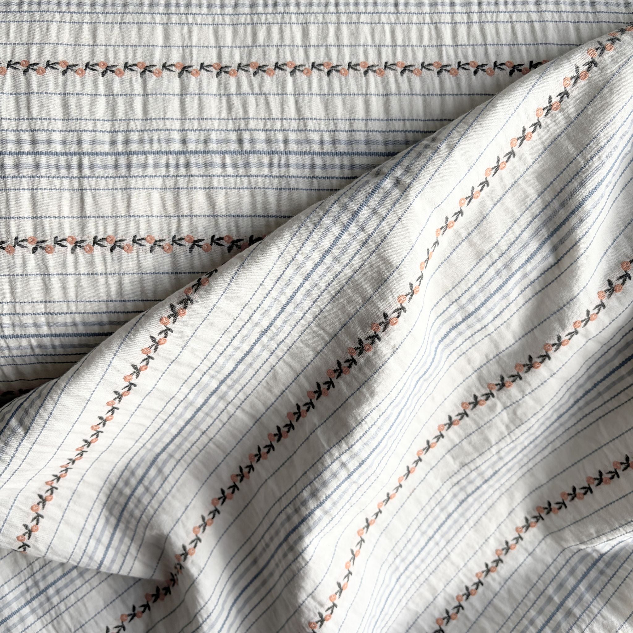Cottage Garden Stripe / Peachy Blooms