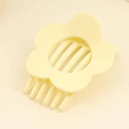 Lay Flat Flower Hair Claw / Off White