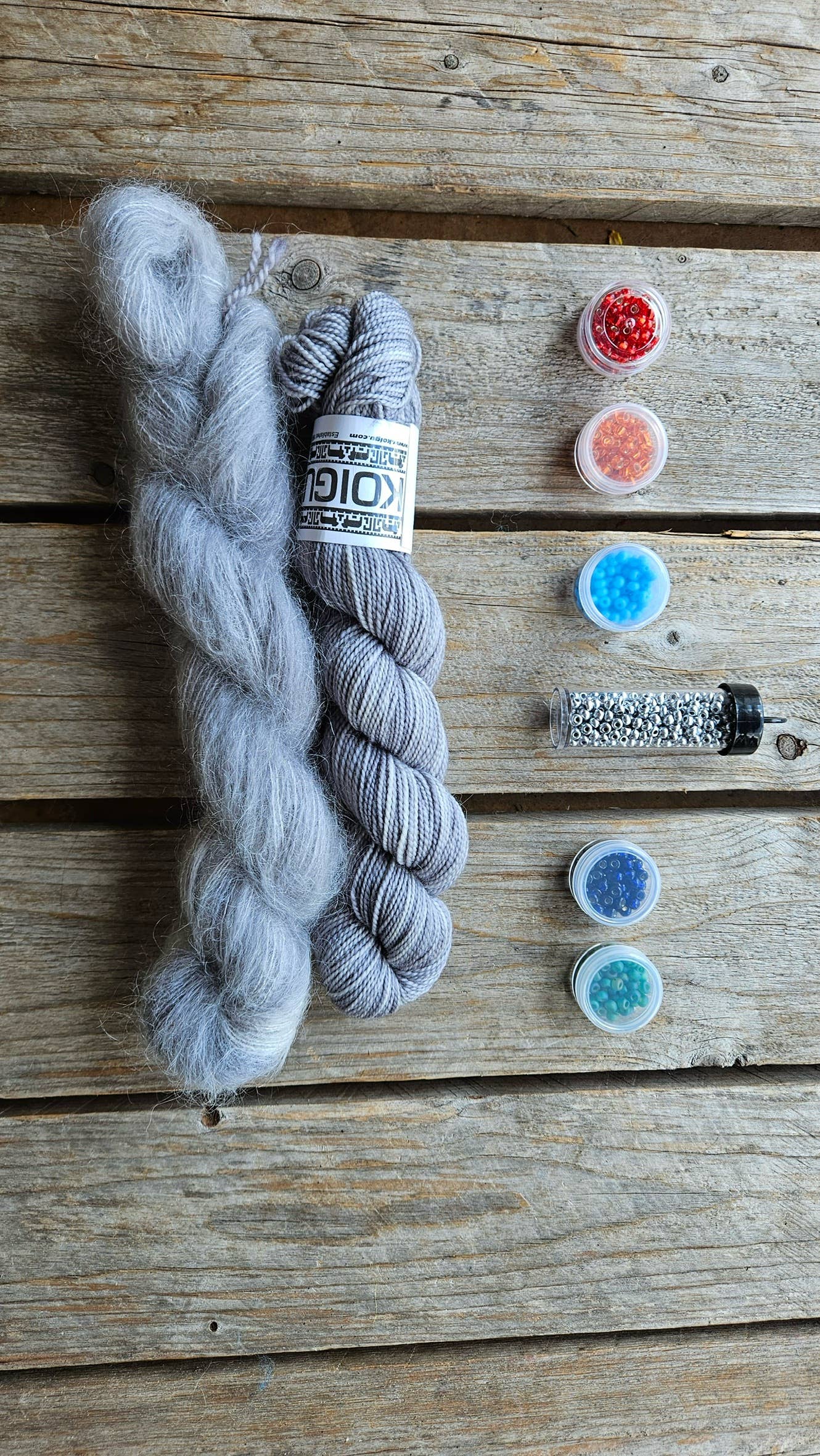 Painting with Beads Scarf Kit / Gray
