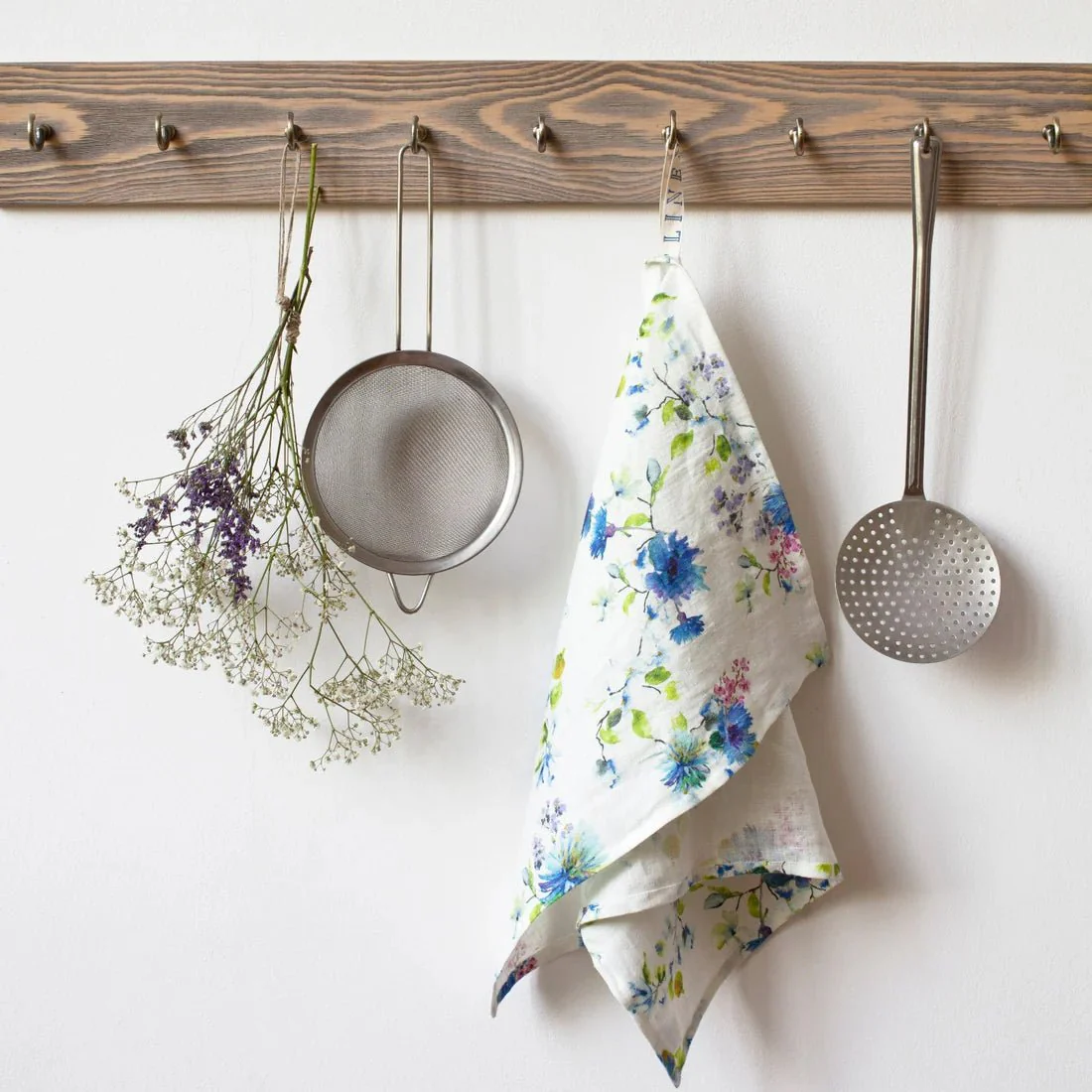 Patterned Linen Kitchen Towel / White Flowers