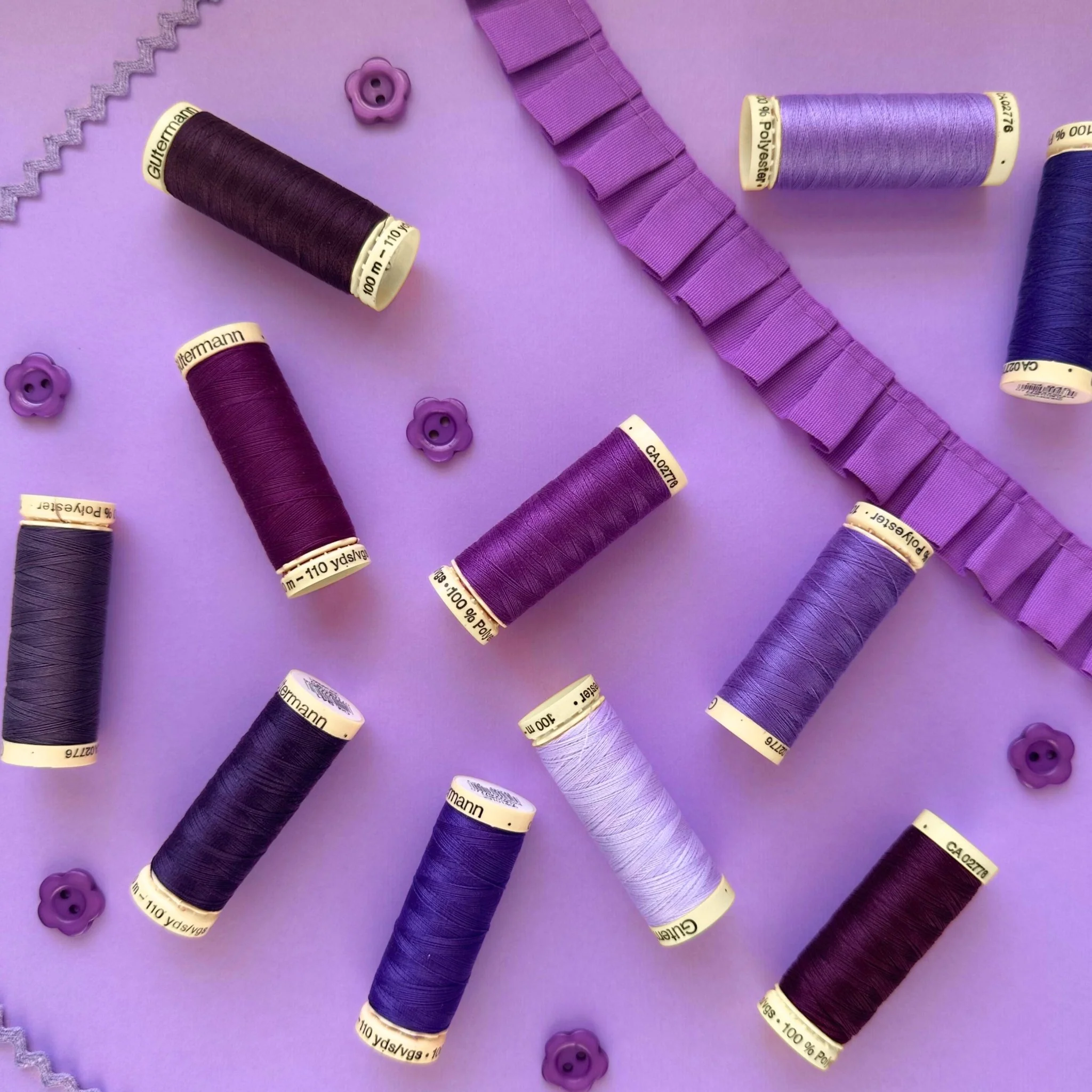 Purple Sew-all Thread 100m / 928 Hydrangea
