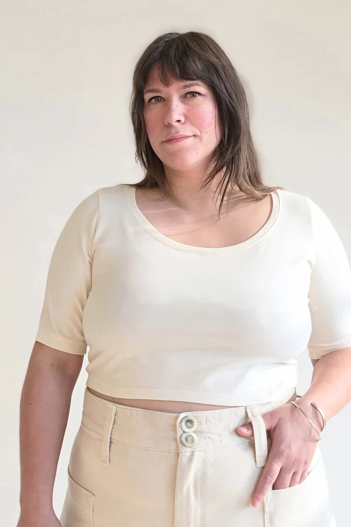 Sew House 7 / Skyline Tee / Curvy - Image 9