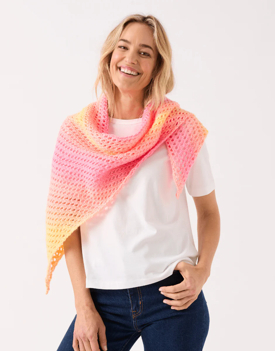 Sirdar Jewelspun Ombre Pattern Booklets / 10849 Crochet Shawl in One