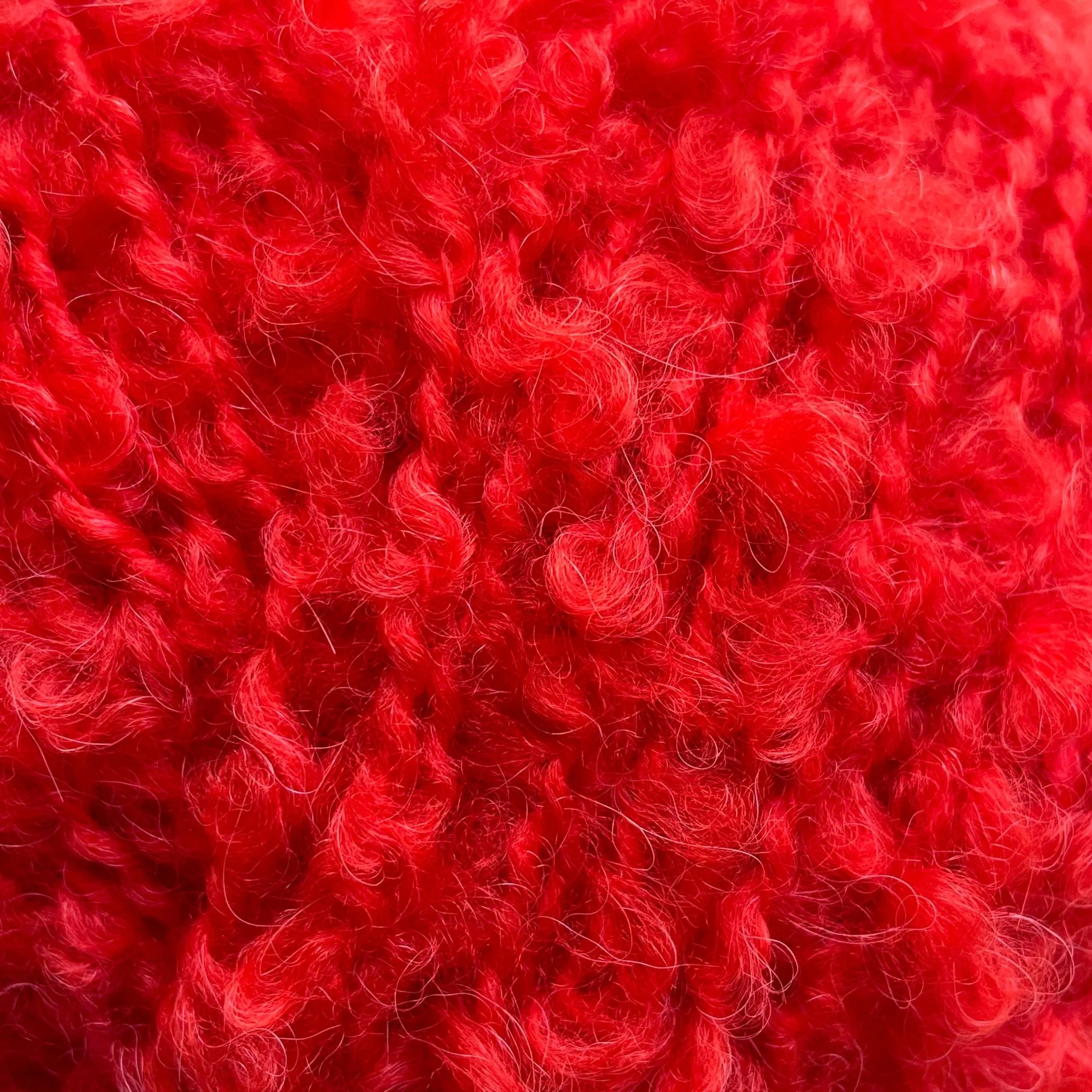 Teddy Dear / 330 Bright Red