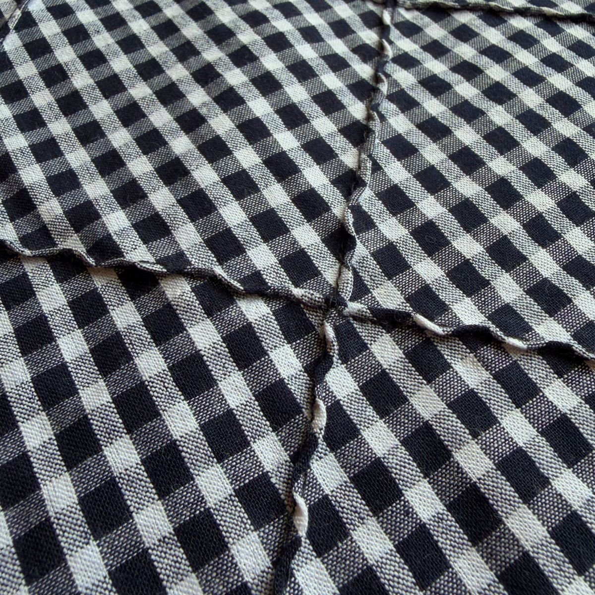Trellis Gingham / Navy - Image 3
